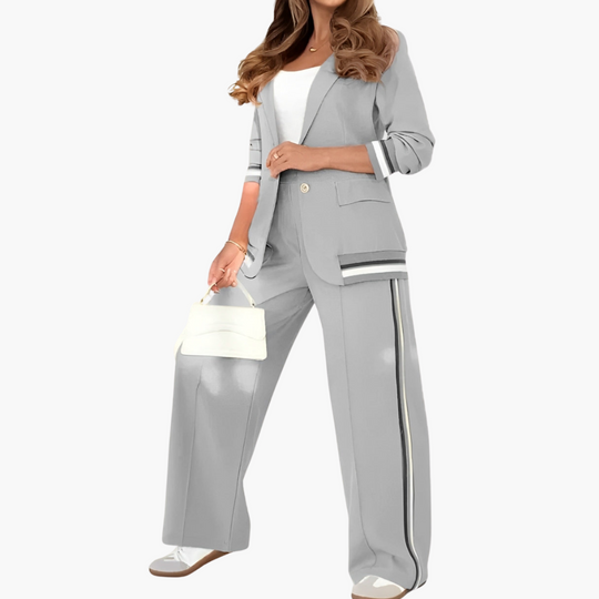 Women’s two-piece set with short sleeves and trousers