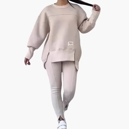 Women’s two-piece set with long sleeves and trousers