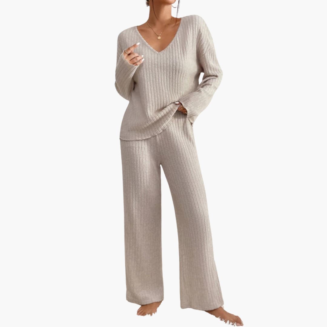 Women’s Knit Loungewear Set with Long Sleeves
