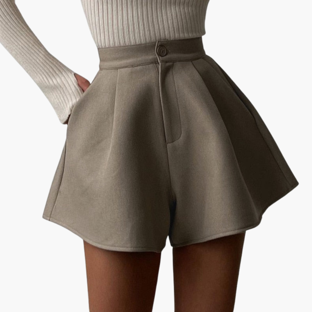 Women’s Flared Shorts with Pleats and High Waist
