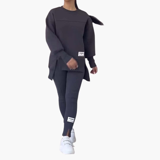 Women’s two-piece set with long sleeves and trousers