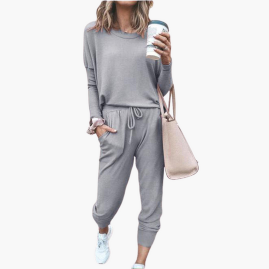 Women’s two-piece set with long sleeves and trousers