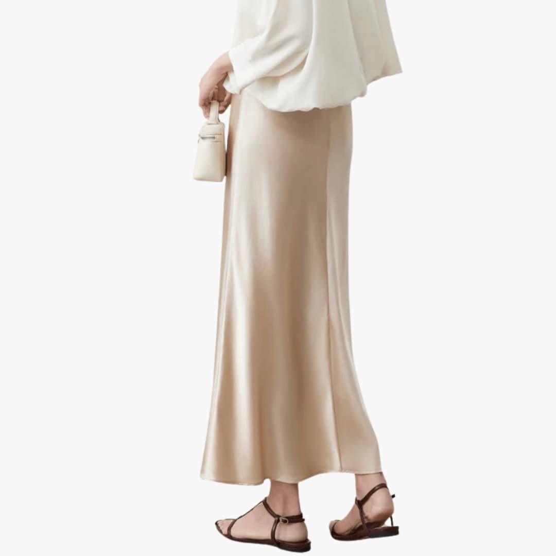 Women’s Midi Skirt with High-Waisted Cut and Flowing Silhouette