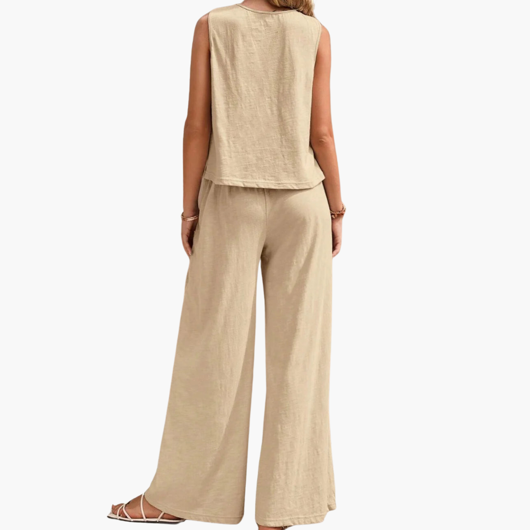 Women’s Summer Two-Piece Set with Shorts and Short-Sleeve Top