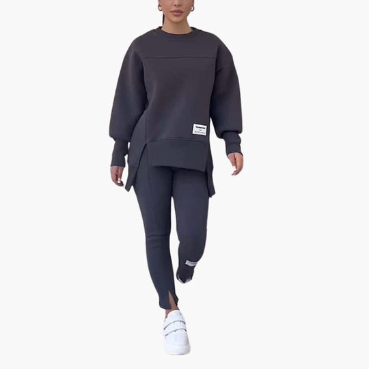 Women’s two-piece set with long sleeves and trousers