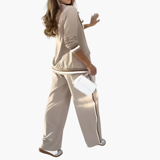 Women’s two-piece set with short sleeves and trousers