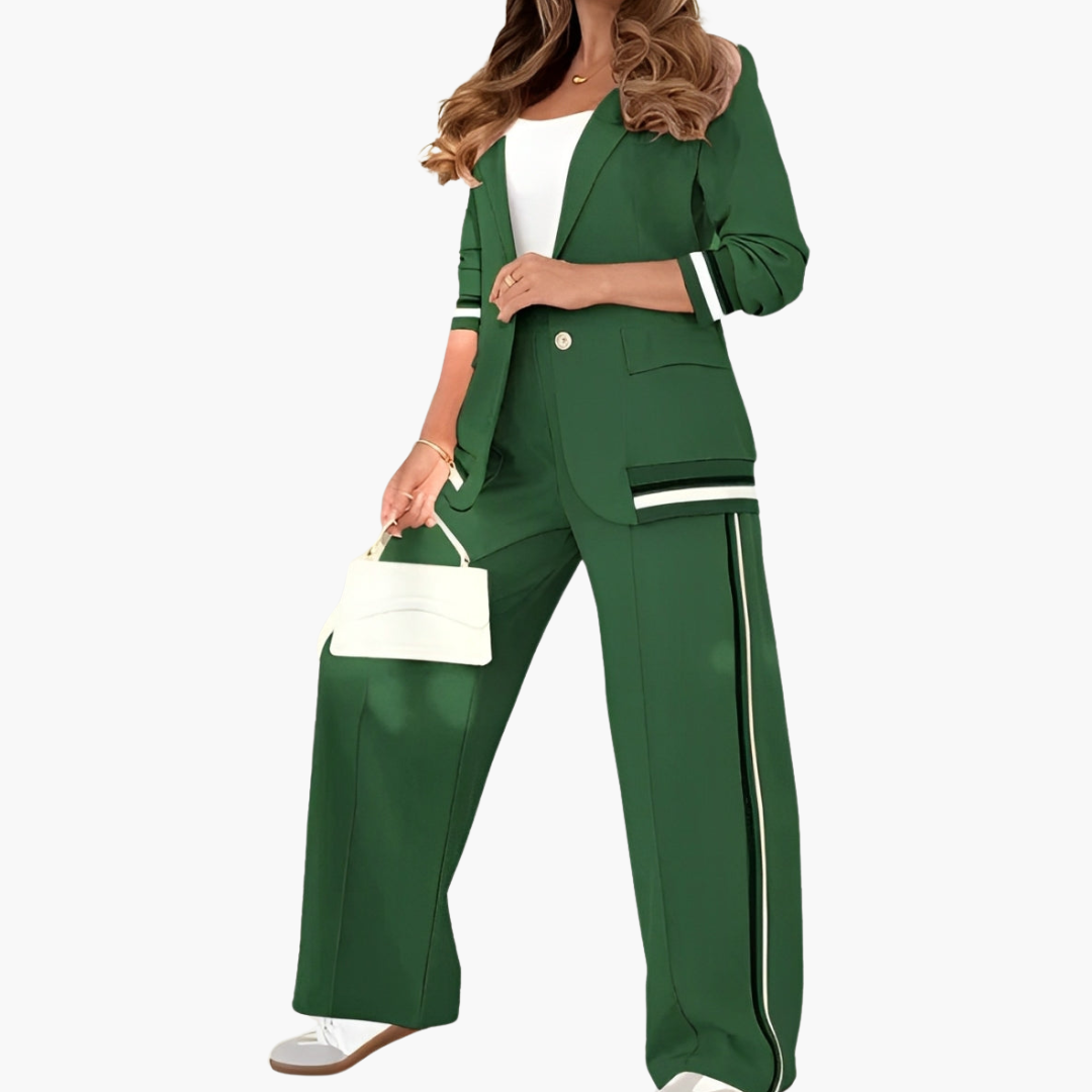 Women’s two-piece set with short sleeves and trousers