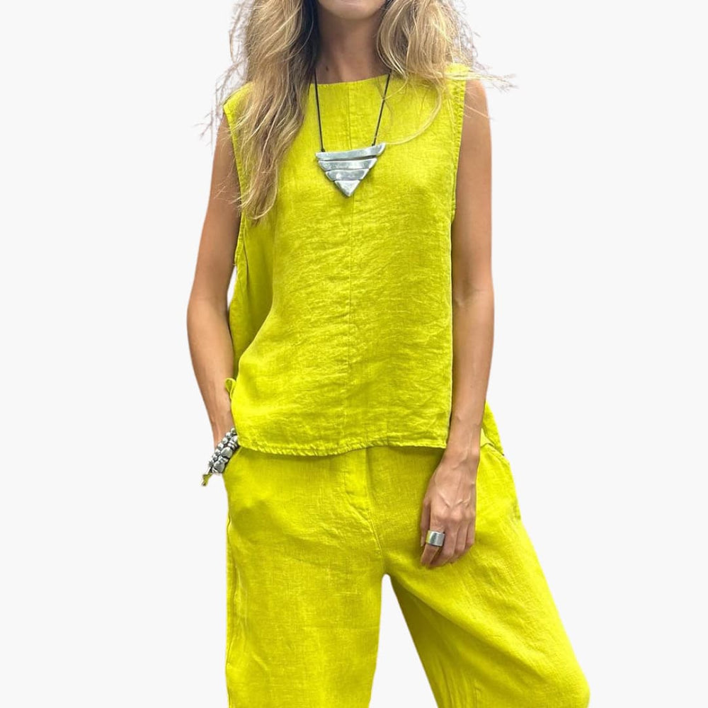 Women’s two-piece set with sleeveless top and trousers
