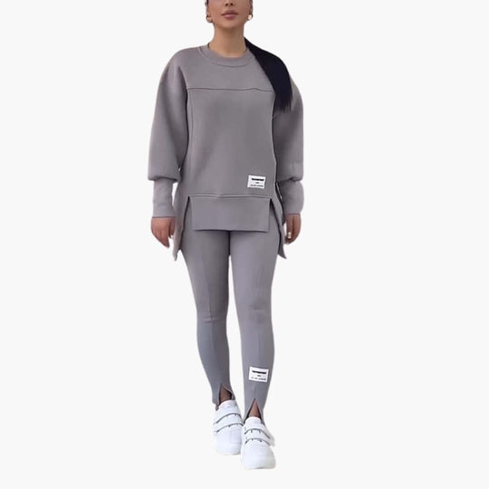 Women’s two-piece set with long sleeves and trousers