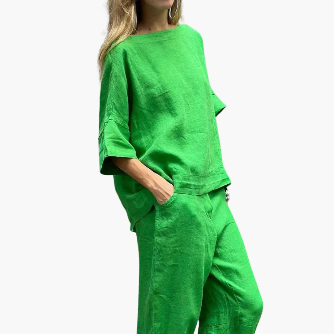 Women’s Two-Piece Set with Relaxed Top and Cropped Trousers
