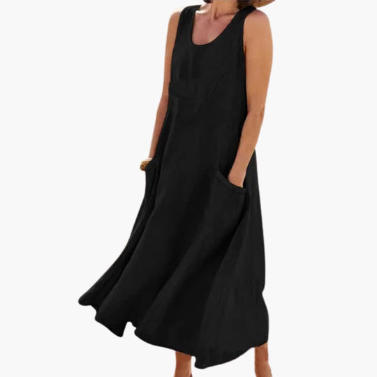 Women’s midi dress with scoop neckline and patch pockets