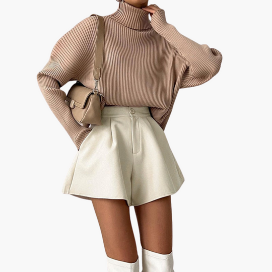 Women’s Flared Shorts with Pleats and High Waist