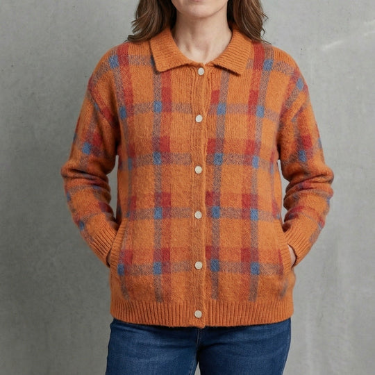 Women's Jumper with Retro Check Pattern and Flattering Fit